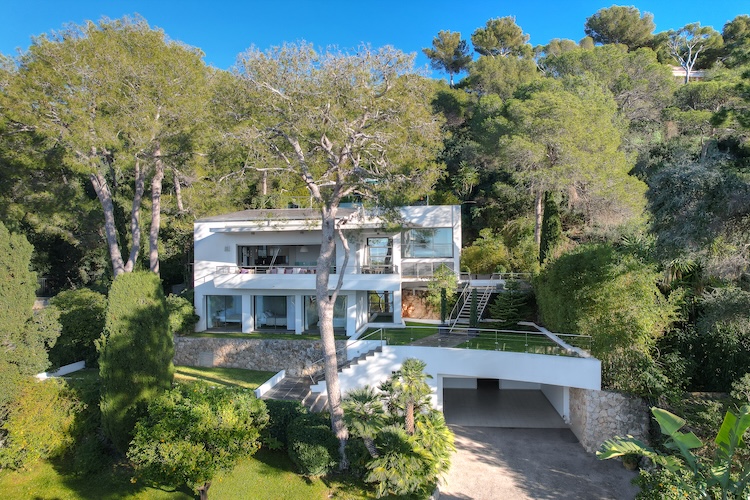 Villa de luxe à Cap Ferrat - Villefranche, composée de 5 chambres, pour une surface habitable de  m².