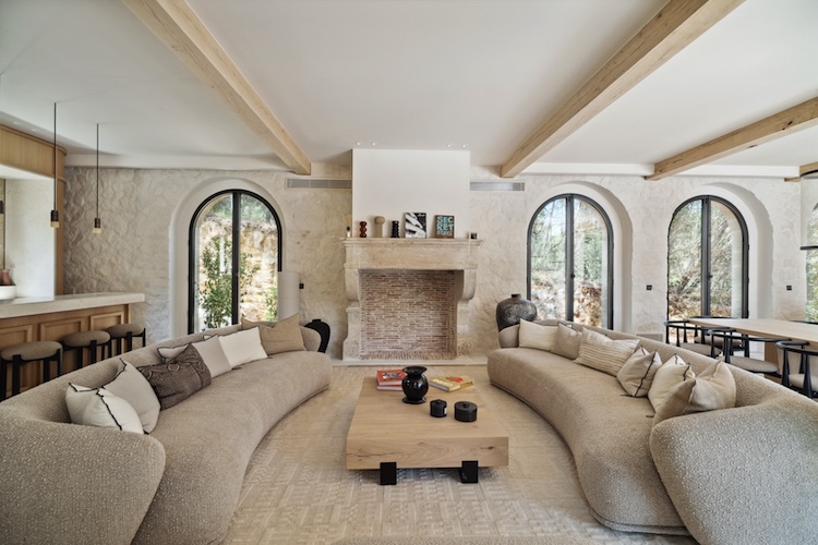 Villa for rent in St Tropez with 6 bedrooms, in 380 sqm of living area.